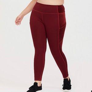 TORRID Red Velvet Workout Leggings w side pockets